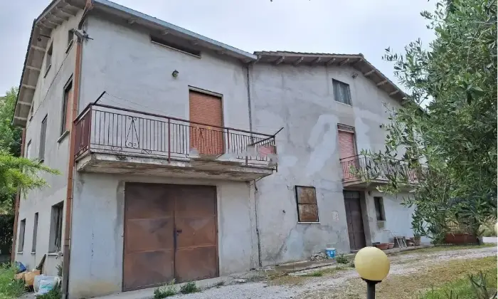 Rexer-Marsciano-Vendesi-Propriet-rustica-in-via-Giacomo-Matteoti-a-Marsciano-Terrazzo