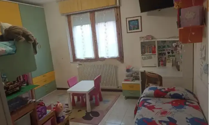Rexer-Licciana-Nardi-Appartamento-in-vendita-in-via-dei-Lecci-Licciana-Nardi-CameraDaLetto