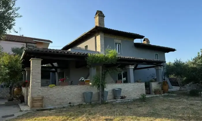 Rexer-Francavilla-al-Mare-Vendesi-villa-in-Contrada-Castelvecchio-Francavilla-al-Mare-Giardino