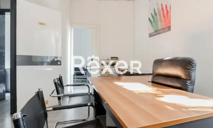 Rexer-GENOVA-Genova-via-Bolzaneto-Ufficio-di-mq-in-zona-centrale-luminoso-ed-ideale-per-studio-medico-Salone