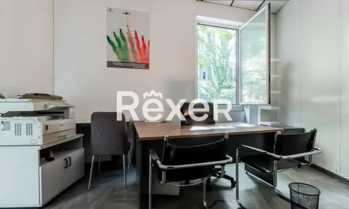 Rexer-GENOVA-Genova-via-Bolzaneto-Ufficio-di-mq-in-zona-centrale-luminoso-ed-ideale-per-studio-medico-Salone