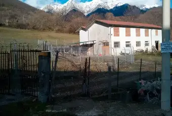 Rexer-Comano-Vendesi-rusitco-con-terreno-a-Comano-MS-Giardino