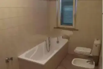 Rexer-Follo-Vendesi-appartamento-in-Via-Fratelli-Rosselli-Follo-Bagno