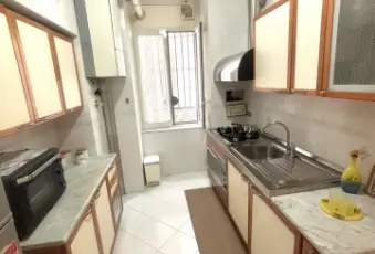 Rexer-Napoli-Fitta-di-ad-uso-transitorio-a-non-residenti-Cucina