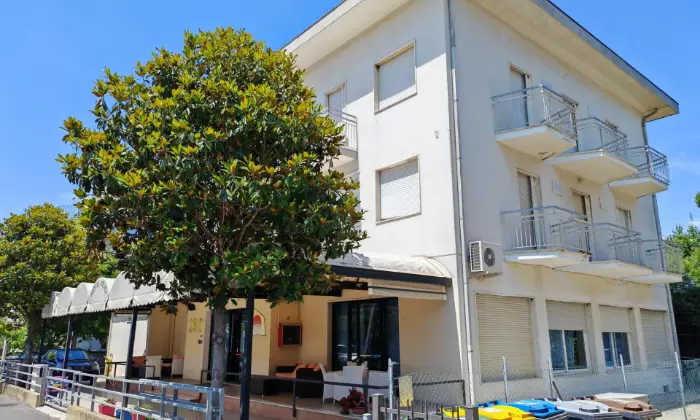 Rexer-Rimini-Albergo-a-due-Stelle-in-Frazione-Viserbella-Rimini-FACCIATA
