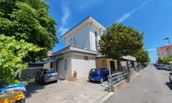 Rexer-Rimini-Albergo-a-due-Stelle-in-Frazione-Viserbella-Rimini-FACCIATA