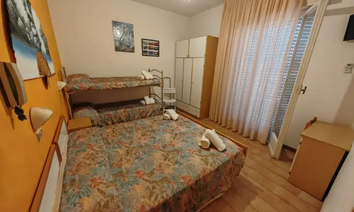 Rexer-Rimini-Albergo-a-due-Stelle-in-Frazione-Viserbella-Rimini-CAMERA-DA-LETTO
