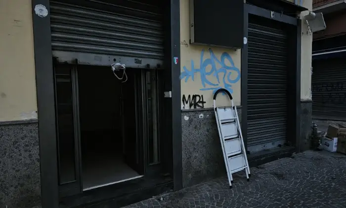 Rexer-Napoli-Fittasi-locale-commerciale-zona-centrale-via-stadera-Altro