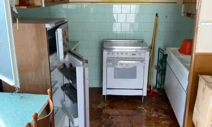 Rexer-Sambuci-Vendesi-appartamento-in-Via-Alberto-Theodoli-a-Sambuci-Cucina