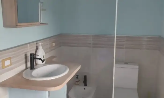 Rexer-Tavenna-Casetta-immersa-nel-verde-tra-noccioli-e-olivi-Bagno