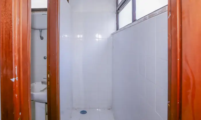 Rexer-Atripalda-Ampio-e-luminoso-locale-commerciale-ristrutturato-Bagno