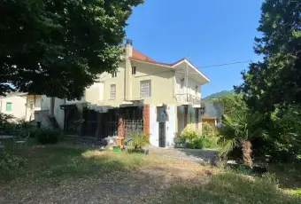 Rexer-Mercato-Saraceno-Vendesi-villa-in-Via-I-Maggio-a-Mercato-Saraceno-Giardino