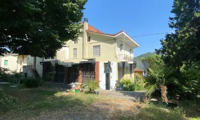 Rexer-Mercato-Saraceno-Vendesi-villa-in-Via-I-Maggio-a-Mercato-Saraceno-Giardino