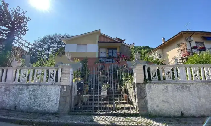 Rexer-Mercato-Saraceno-Vendesi-villa-in-Via-I-Maggio-a-Mercato-Saraceno-Terrazzo
