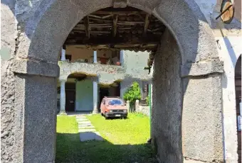 Rexer-Valbrona-CasaIndipendente-in-Via-Montegrappa-Valbrona-Terrazzo