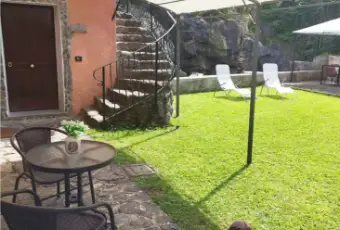 Rexer-Bagnone-Vendesi-appartamento-in-Piazza-Roma-a-Bagnone-Giardino
