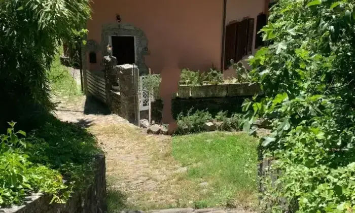 Rexer-Bagnone-Vendesi-appartamenti-a-Bagnone-Giardino