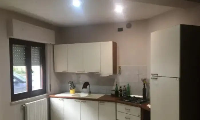 Rexer-Ponte-Bilocale-in-vendita-in-via-Grande-Ufficiale-Domenico-OconePonte-Cucina