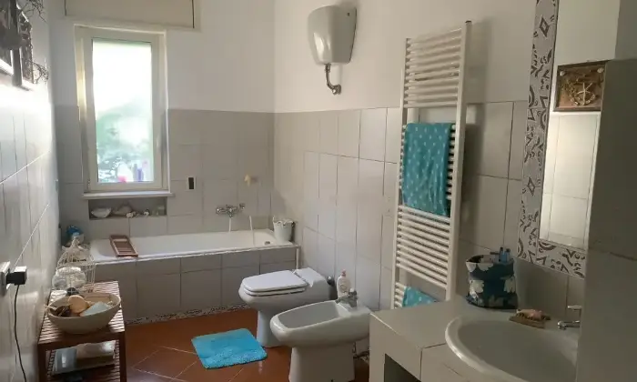 Rexer-Brindisi-Vendesi-Villa-zona-Sciaia-Brindisi-appartamenti-Bagno