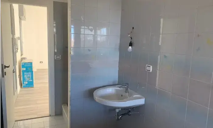 Rexer-Brindisi-Vendesi-Villa-zona-Sciaia-Brindisi-appartamenti-Bagno