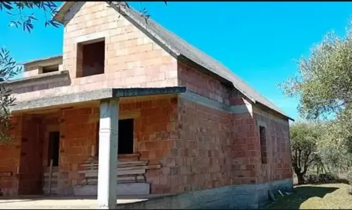Rexer-Castrovillari-Vendesi-rustico-con-terreno-a-Castrovillari-CS-ALTRO