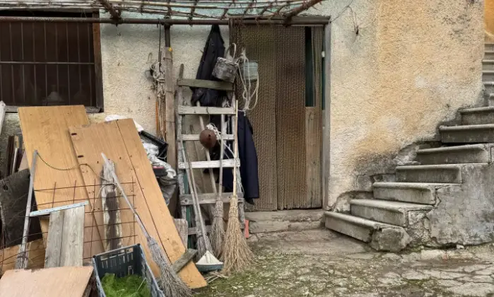 Rexer-Vietri-di-Potenza-A-VIETRI-DI-POTENZA-uliveto-e-vigneto-su-mq-di-terreno-con-casa-rurale-TOTALMENTE-DA-RISTRUTTURARE-o-abbattere-e-RICOSTRUIRE-Altro
