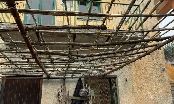 Rexer-Vietri-di-Potenza-A-VIETRI-DI-POTENZA-uliveto-e-vigneto-su-mq-di-terreno-con-casa-rurale-TOTALMENTE-DA-RISTRUTTURARE-o-abbattere-e-RICOSTRUIRE-Altro