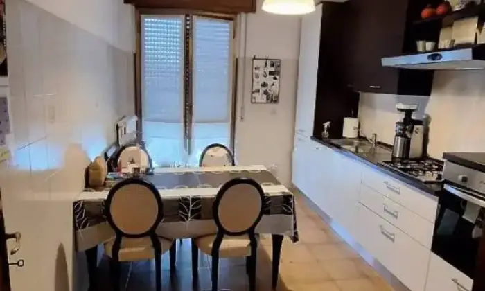 Rexer-Cant-CasaIndipendente-in-Via-Guglielmo-Oberdan-Cant-Cucina