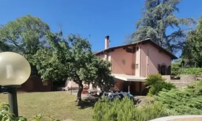 Rexer-Zagarolo-Villacasale-immersa-nel-verde-con-piscina-Giardino