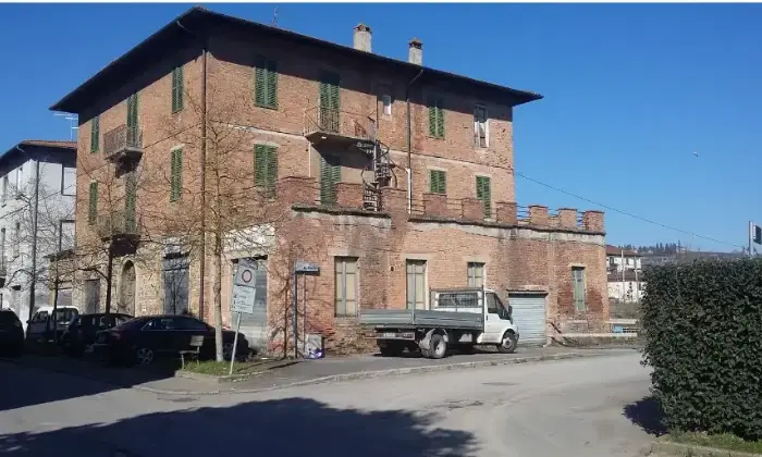 Rexer-Chiusi-Casa-di-paese-in-vendita-in-via-Renato-FuciniChiusi-Garage