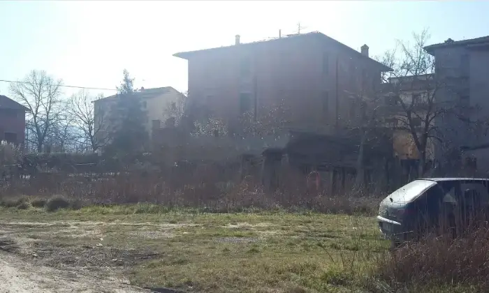 Rexer-Chiusi-Casa-di-paese-in-vendita-in-via-Renato-FuciniChiusi-Giardino