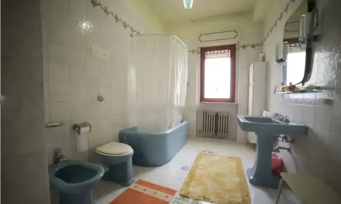 Rexer-Mercatello-sul-Metauro-Vendesi-villa-in-Via-Nazionale-a-Mercatello-sul-Metauro-Bagno