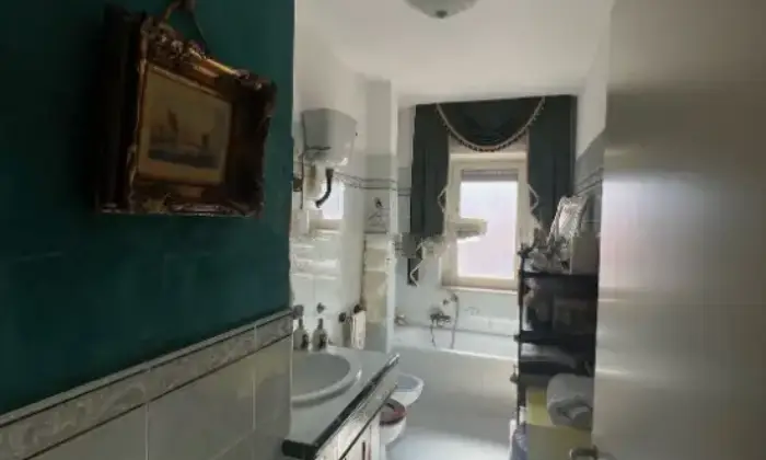 Rexer-Terracina-Vendesi-appartamento-con-garage-in-Via-Calcatore-a-Terracina-Cucina