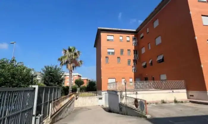 Rexer-Terracina-Vendesi-appartamento-con-garage-in-Via-Calcatore-a-Terracina-Giardino