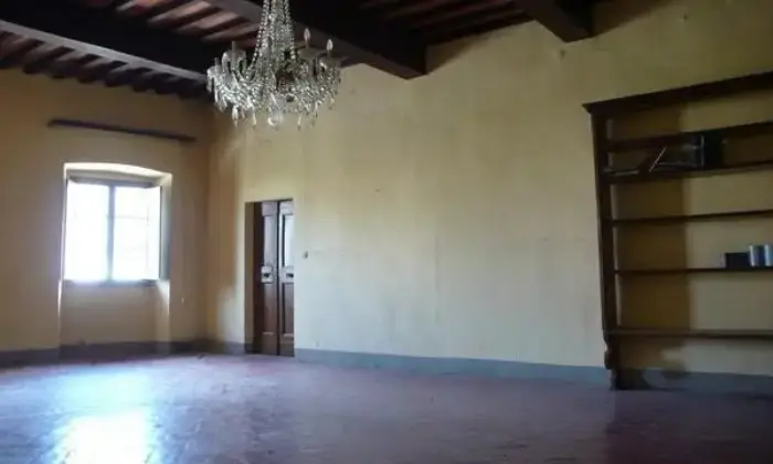 Rexer-Montevarchi-Appartamento-su-due-piani-in-vendita-in-piazza-Umberto-I-a-Montevarchi-Altro