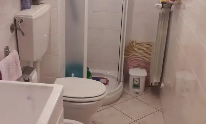Rexer-Leonforte-Intero-edificio-in-vendita-in-via-Siam-a-Leonforte-BAGNO