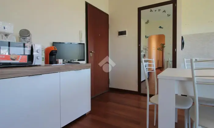 Rexer-Rometta-Affittasi-appartamento-per-i-periodi-estivi-e-invernali-affitti-brevi-Cucina