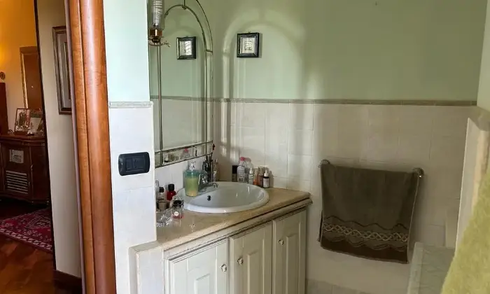 Rexer-Crotone-Vendesi-villetta-a-schiera-in-Via-Ecuador-a-Crotone-Bagno