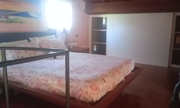 Rexer-Lucca-Vendesi-villa-in-Via-per-Camaiore-a-Lucca-CAMERA-DA-LETTO