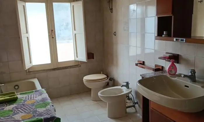 Rexer-Bisenti-Terratetto-unifamiliare-in-vendita-in-via-Roma-a-Bisenti-Bagno