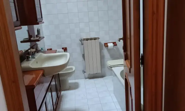 Rexer-Bisenti-Terratetto-unifamiliare-in-vendita-in-via-Roma-a-Bisenti-Bagno