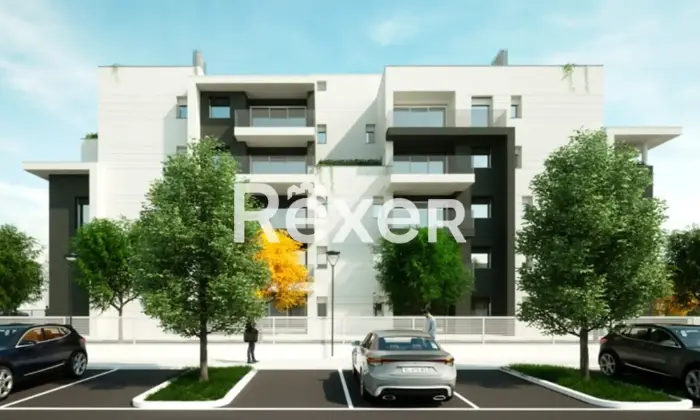 Rexer-CASTENASO-BILOCALE-AL-TERZO-PIANO-CON-DOPPIO-SPAZIO-ESTERNO-Giardino