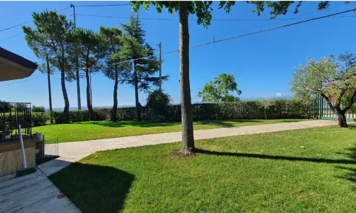 Rexer-Ancarano-Villa-in-vendita-in-frazione-Madonna-della-Carit-ad-Ancarano-Giardino