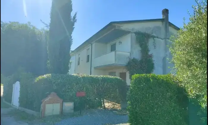 Rexer-Crespina-Lorenzana-Vendesi-casa-in-via-Lavoria-a-Crespina-Lorenzana-Terrazzo