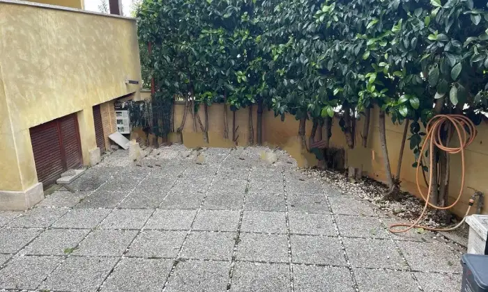 Rexer-Pomezia-Vendesi-Villa-a-schiera-via-Macerata-Pomezia-Terrazzo