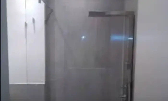 Rexer-Lercara-Friddi-Vendesi-appartamento-in-corso-Giulio-Sartorio-Lercara-Friddi-Bagno