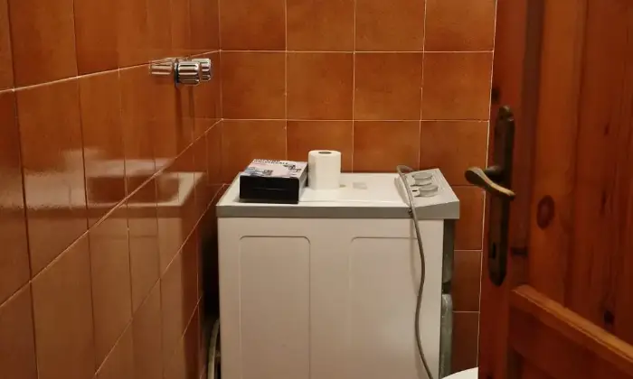 Rexer-Tagliacozzo-Appartamento-in-vendita-in-via-Roma-a-Tagliacozzo-Bagno