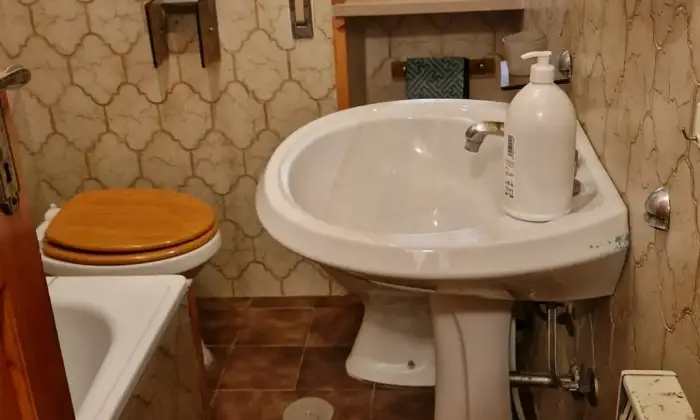 Rexer-Tagliacozzo-Appartamento-in-vendita-in-via-Roma-a-Tagliacozzo-Bagno