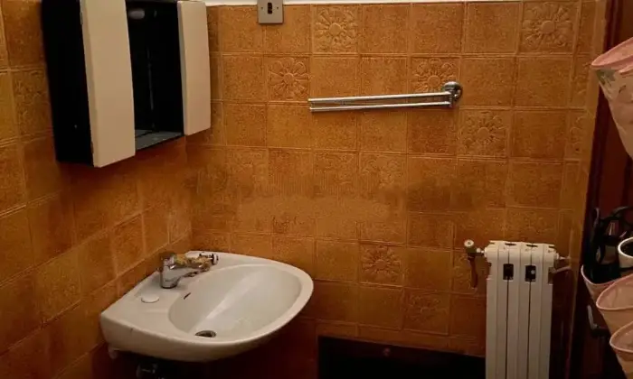 Rexer-Fiuggi-Vendesi-appartamento-in-Cesare-Battisti-Fiuggi-Bagno