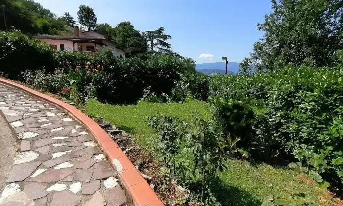 Rexer-SantAngelo-a-Cupolo-Vendesi-Villa-plurifamiliare-viale-MichelangeloSantAngelo-a-Cupolo-Giardino